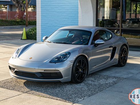 Used 2023 Porsche 718 Cayman GTS RWD image 15
