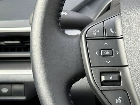 Used 2025 Toyota Prius LE FWD image 26