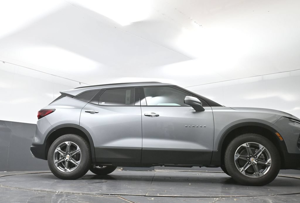 New 2026 Chevrolet Blazer LT w/ Convenience Package AWD/4WD image 38