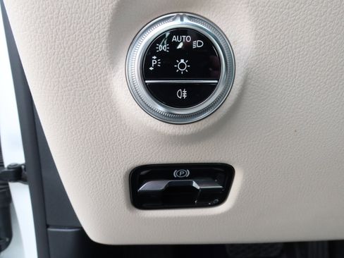 Certified 2024 Mercedes-Benz C 300 4MATIC Sedan image 15