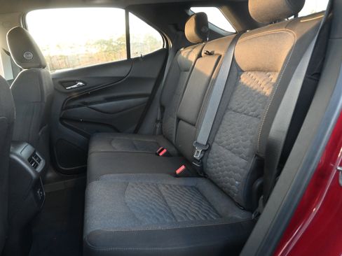 Used 2020 Chevrolet Equinox LT image 30