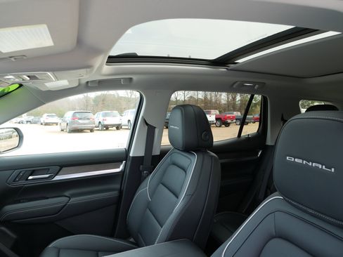 Used 2026 GMC Terrain Denali image 28