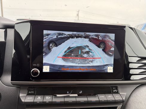 Used 2025 Toyota Camry LE image 19