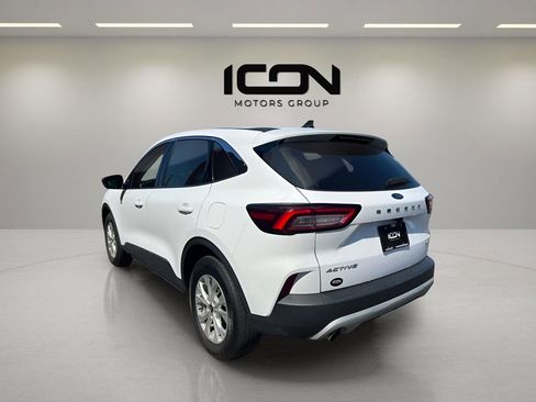 Used 2023 Ford Escape Active image 3
