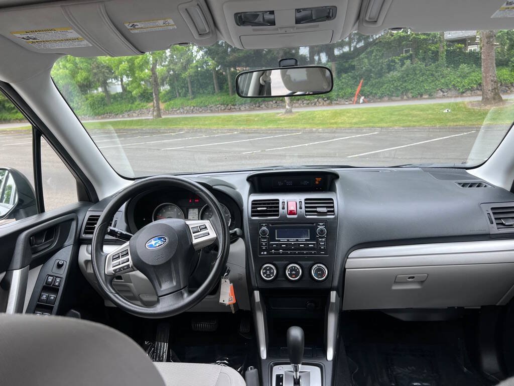 Used 2014 Subaru Forester 2.5i AWD/4WD image 10