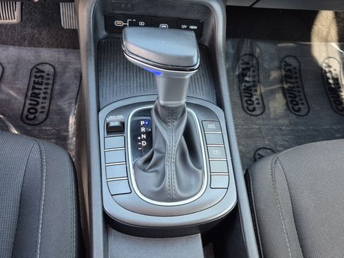 Used 2025 Hyundai Kona SEL FWD image 25