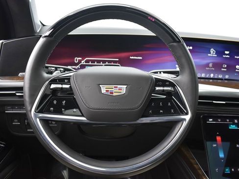 Certified 2025 Cadillac Escalade ESV Sport Platinum image 13