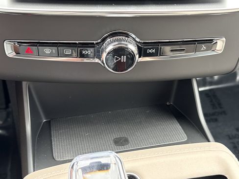 New 2026 Volvo XC90 B5 Plus w/ Protection Package image 31