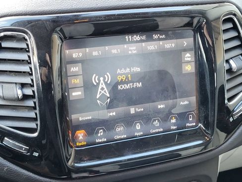 Used 2017 Jeep Compass Limited w/ Navigation Group image 11