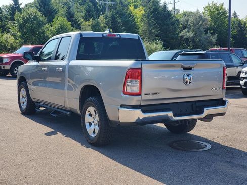 Used 2022 RAM 1500 Big Horn AWD/4WD image 3