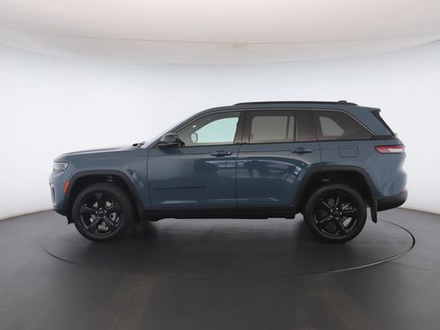 New 2026 Jeep Grand Cherokee Limited w/ Limited Altitude Package image 19