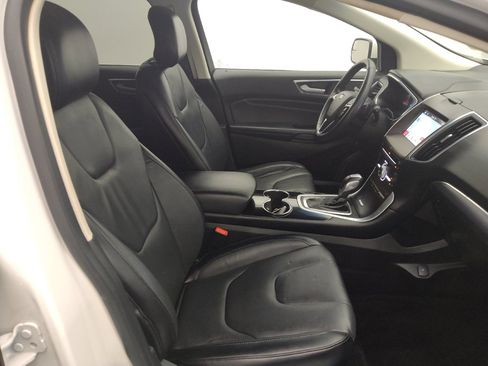 Used 2018 Ford Edge Titanium w/ Technology Package FWD image 21