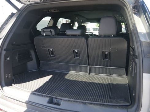 Used 2024 GMC Acadia AT4 w/ Luxury Package AWD/4WD image 7