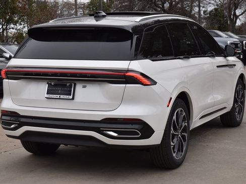 New 2026 Lincoln Nautilus Reserve image 7