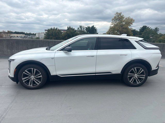 Certified 2023 Cadillac Lyriq AWD image 2