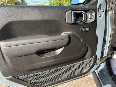 New 2025 Jeep Gladiator Rubicon w/ Convenience Group image 11