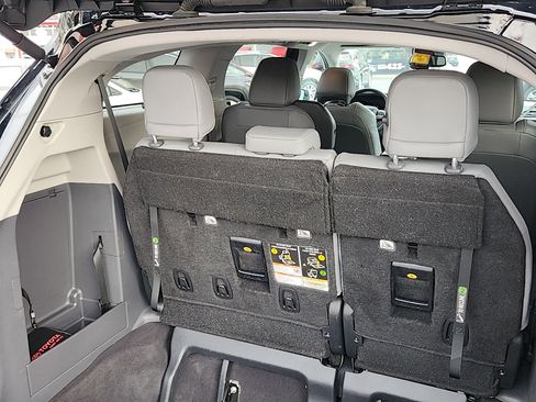 Certified 2023 Toyota Sienna XLE image 29