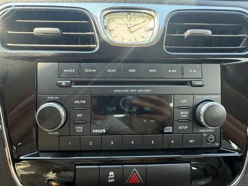 Used 2012 Chrysler 200 Touring FWD image 22
