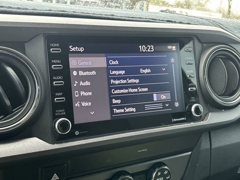 Used 2020 Toyota Tacoma TRD Off-Road w/ Technology Package image 15