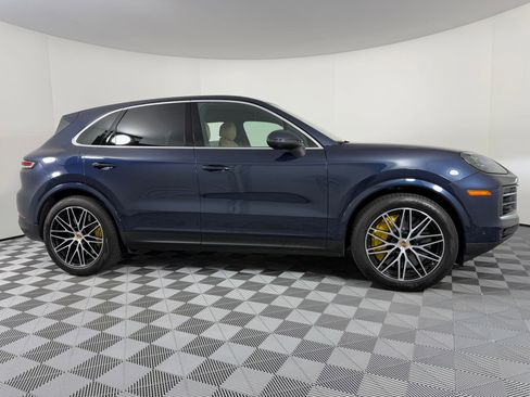 Used 2025 Porsche Cayenne S image 8