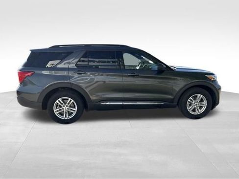Used 2020 Ford Explorer XLT w/ Equipment Group 202A AWD/4WD image 8