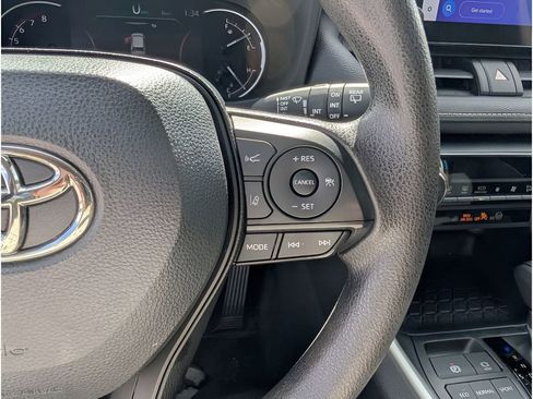 Used 2024 Toyota RAV4 XLE image 18