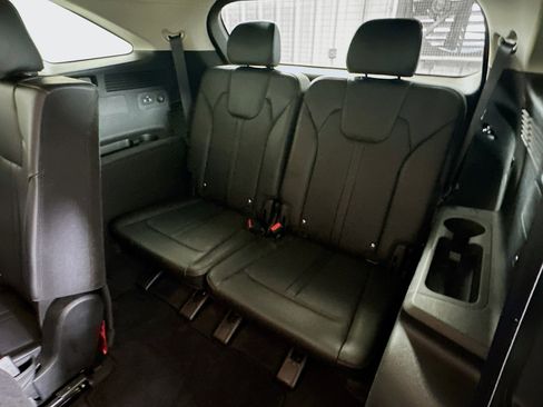 Used 2024 Kia Sorento S image 30