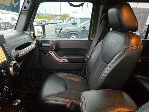 Used 2016 Jeep Wrangler Unlimited Sahara image 20