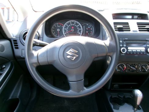 Used 2008 Suzuki SX4 AWD Hatchback image 16