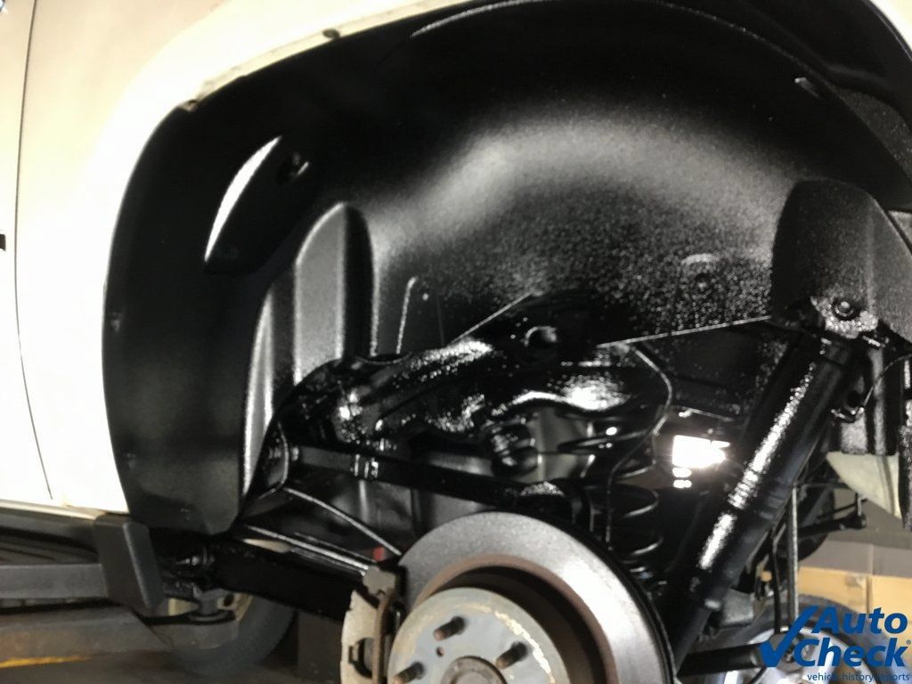 Used 2011 Chevrolet Avalanche LTZ AWD/4WD image 25