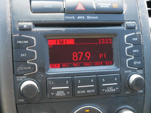 Used 2013 Kia Soul + image 6