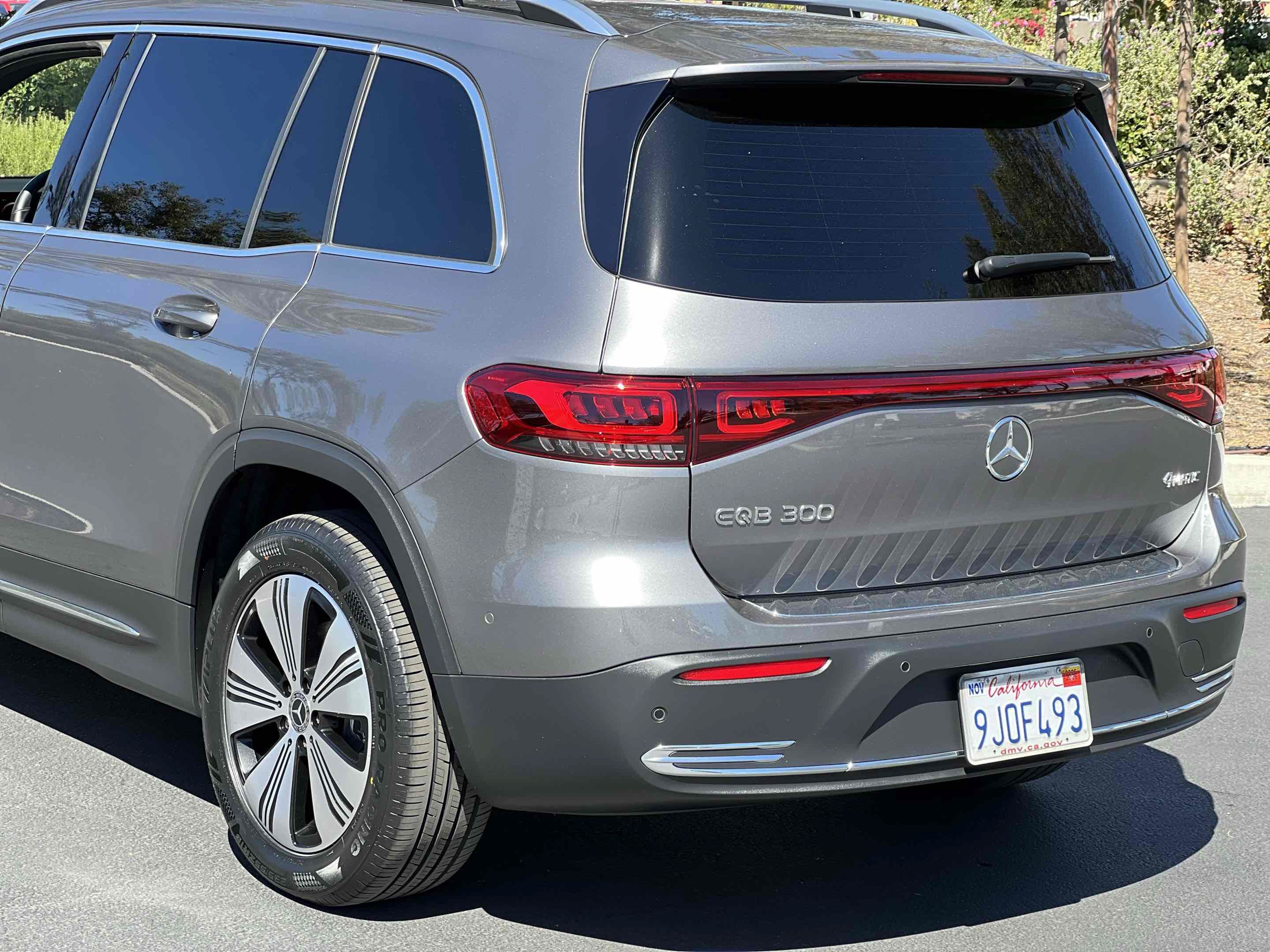 Used 2023 Mercedes-Benz EQB 300 4MATIC image 46