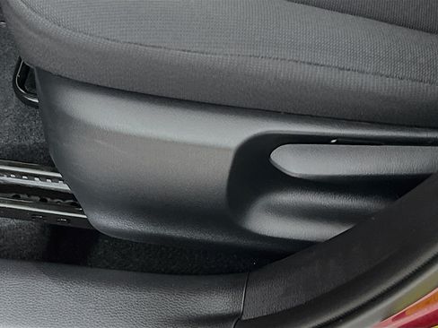 Used 2025 Toyota Corolla LE FWD image 16