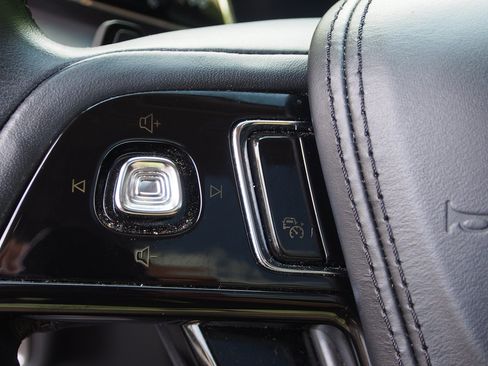 Used 2024 Lincoln Aviator Reserve w/ Equipment Group 201A RWD image 28
