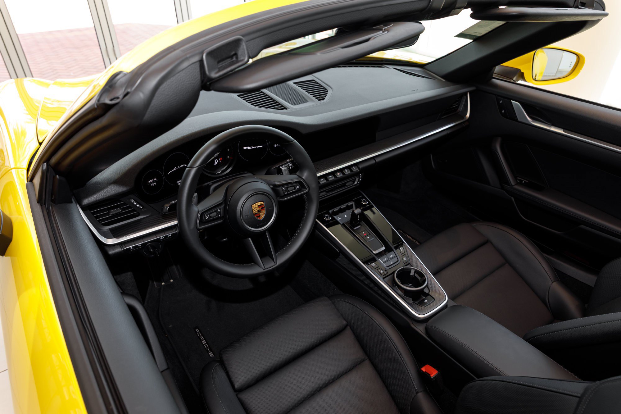 Used 2022 Porsche 911 Carrera RWD image 16