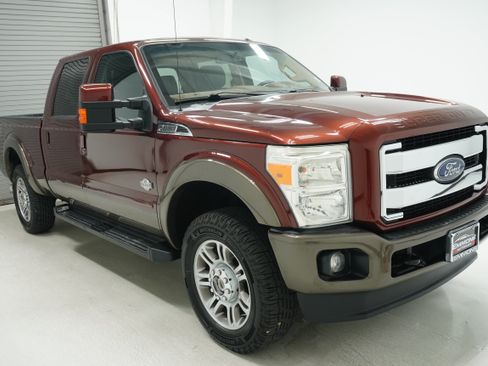 Used 2015 Ford F250 King Ranch w/ FX4 Off-Road Package AWD/4WD image 3