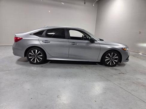 Used 2023 Honda Civic EX image 12