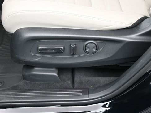 Used 2025 Honda CR-V EX-L image 22