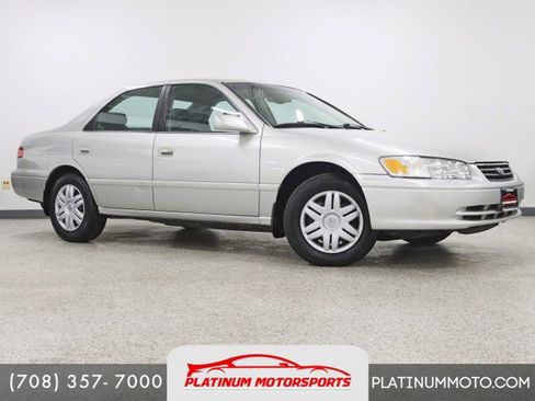 Used 2001 Toyota Camry V6 image 1