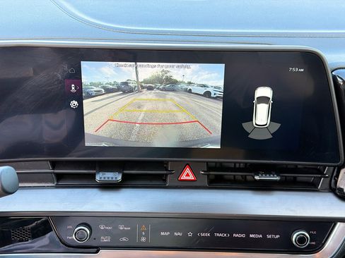 Used 2024 Kia Sportage EX FWD image 32