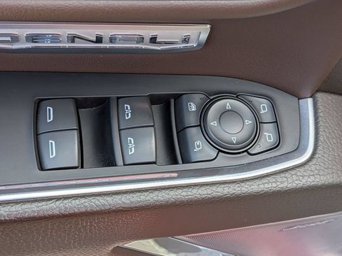 Used 2023 GMC Sierra 1500 Denali AWD/4WD image 14