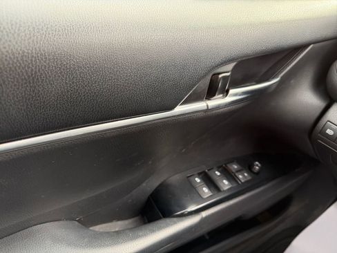 Used 2019 Toyota Camry LE image 17