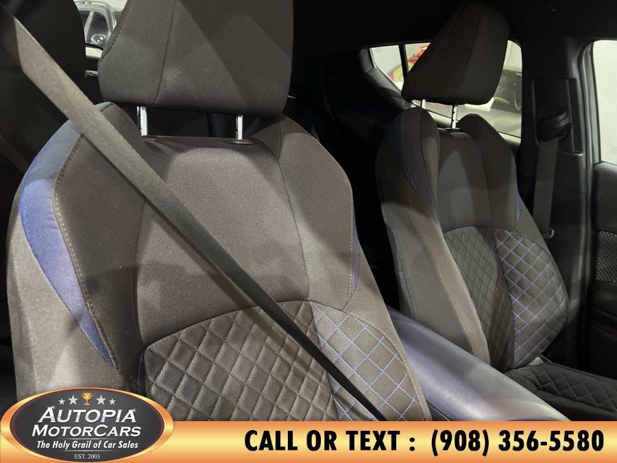 Used 2022 Toyota C-HR XLE FWD image 14