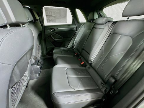 New 2025 Audi Q3 2.0T Premium image 9
