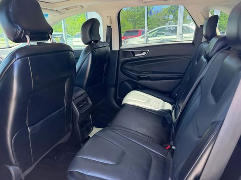Used 2017 Ford Edge Titanium w/ Technology Package AWD/4WD image 11