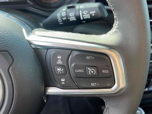 Certified 2025 Jeep Wrangler Unlimited Sahara AWD/4WD image 16