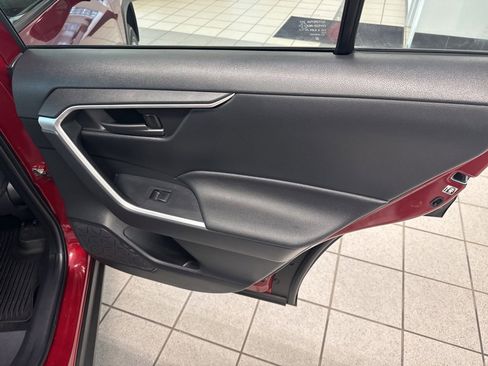 Used 2019 Toyota RAV4 LE image 19