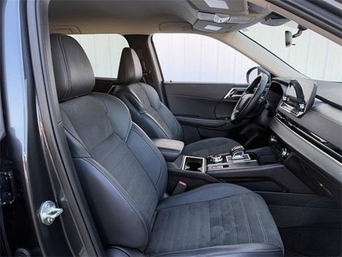 Used 2024 Mitsubishi Outlander SE image 30