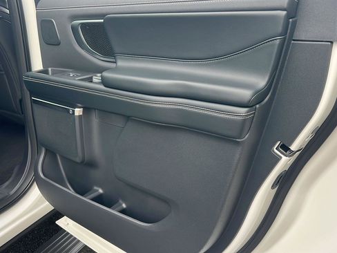 New 2025 Ford Expedition Max Platinum w/ Stealth Performance Package image 19