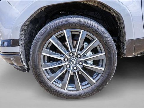 Used 2024 Lexus GX 550 w/ Accessory Package (Z1) AWD/4WD image 9